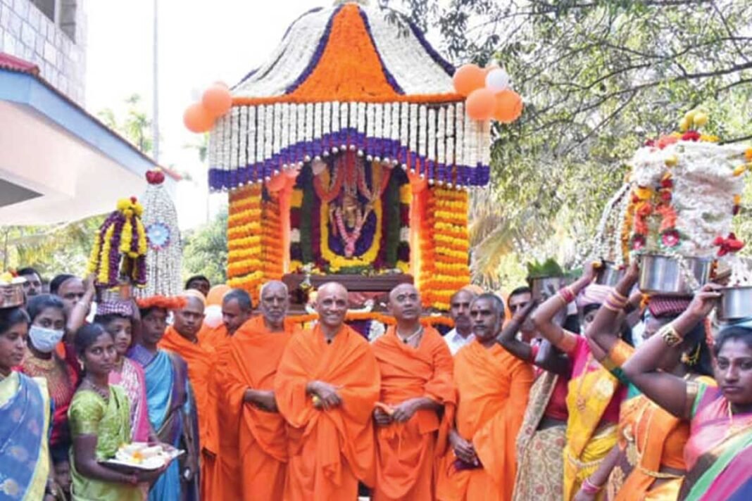 Chikkaballapur Veeranjaneya Swamy Temple Rathotsava Kadalekai Parishe Inauguration Adichunchanagiri Nirmalanandanatha Swamiji