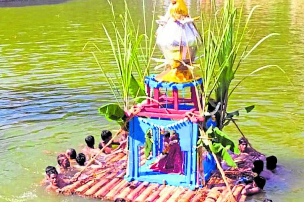 Belagavi Bailhongal Sogal Sri Someshwara Swamy Temple Teppotsava