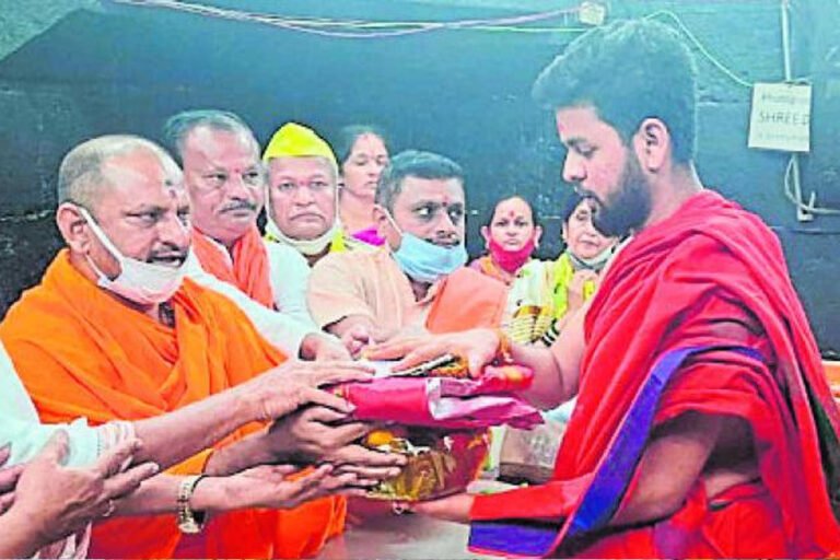 Badami Bagalkote Sri Gayathri Peeta Hemakoota Banashankari Devi