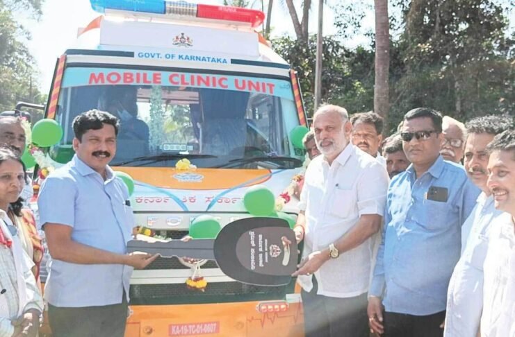 Mobile Hospital Inauguration Arbail Shivaram Hebbar under Shramika Sanjivini Scheme at Yellapur Uttara Kannada district