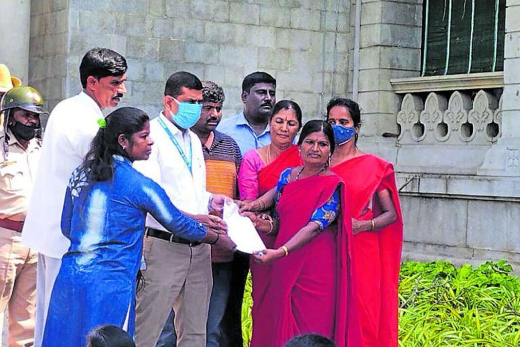 Ramanagar Akshara Dasoha midday meals Protest