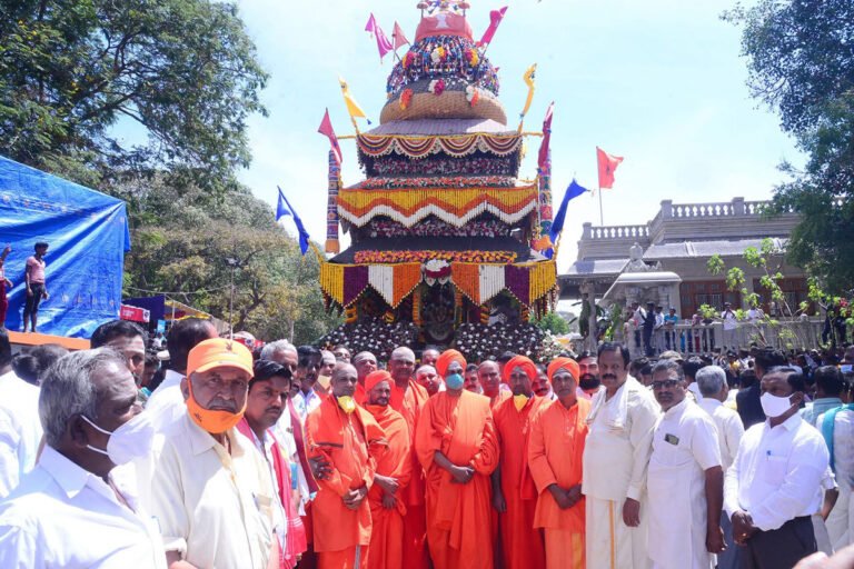 Tumkur Tumakuru Shree Siddaganga Math Siddalingeshwara Swamy Rathotsava