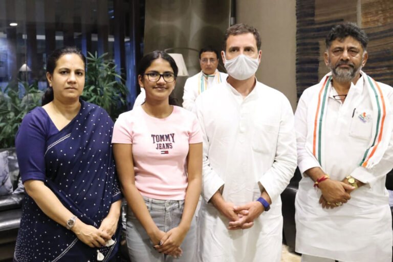 Rahul Gandhi Visit Puneeth Rajkumar House with D K Shivakumar
