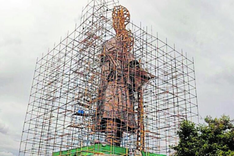 Devanahalli 108 Feet Kempegowda Bronze Statue
