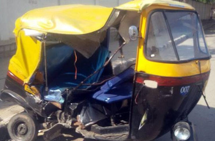 gangavathi auto Rikshaw accident students injured