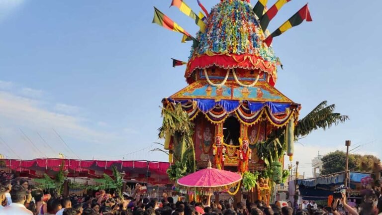 Image of the Omkareswaraswamy Kallugali Rathotsava celebration in Gurappana Math, Vijayapura of Devanahalli Taluk Bengaluru