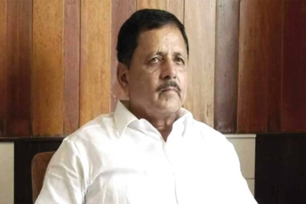 BJP MLA Madal Virupakshappa has once again attended a hearing at the Lokayukta office in Bangalore regarding the discovery of crores of rupees at his residence. The MLA was accompanied by a lawyer .