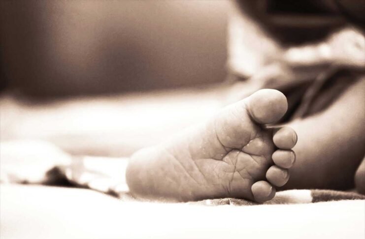 Woman Delivers twin babies in KSRTC Bus