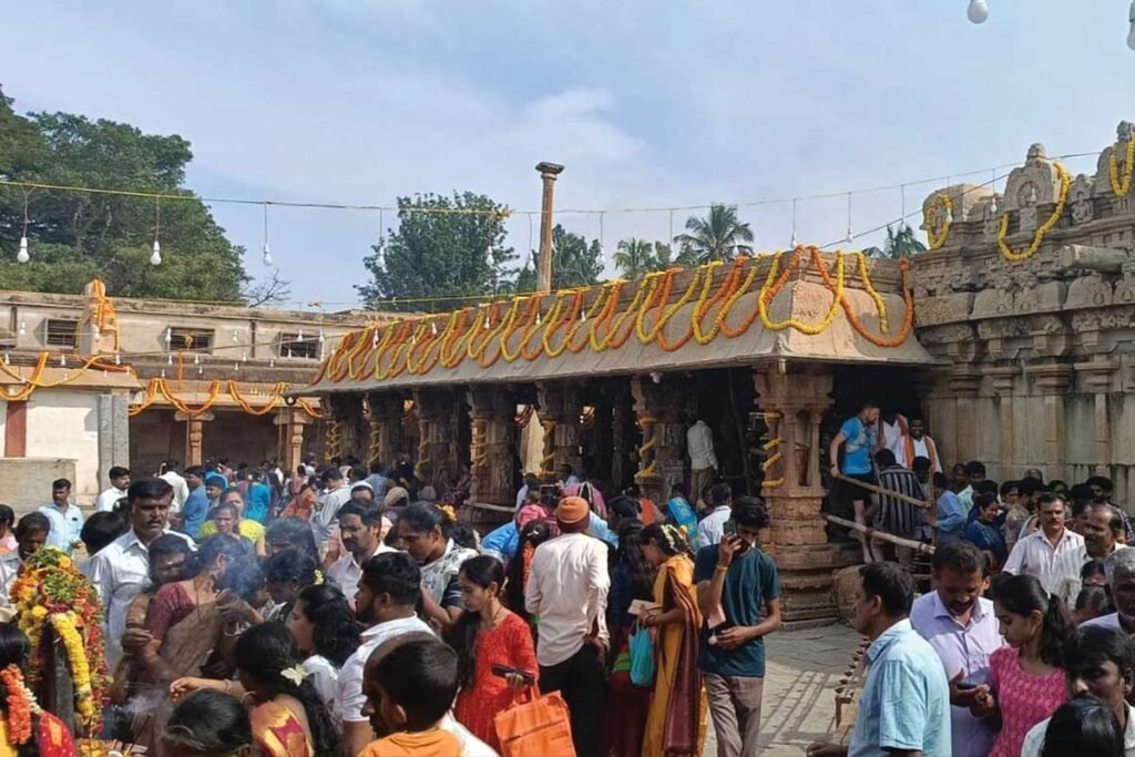 Chikkaballapur Nandi Bhoganandishwara Temple Kartika Last Monday