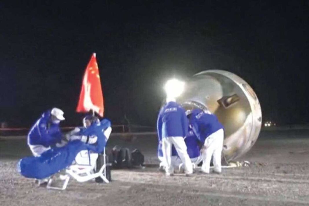 Chinese astronauts returned to earth