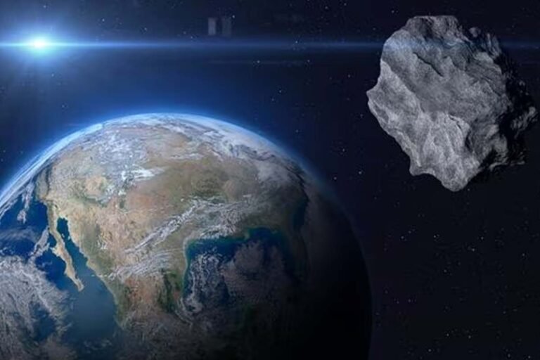 Giant asteroid hurtling towards Earth