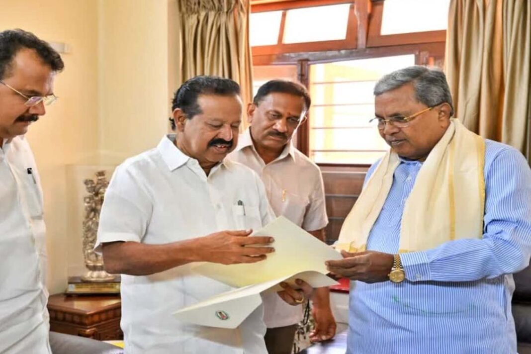 Tamil Nadu ministers meets CM Siddaramaiah