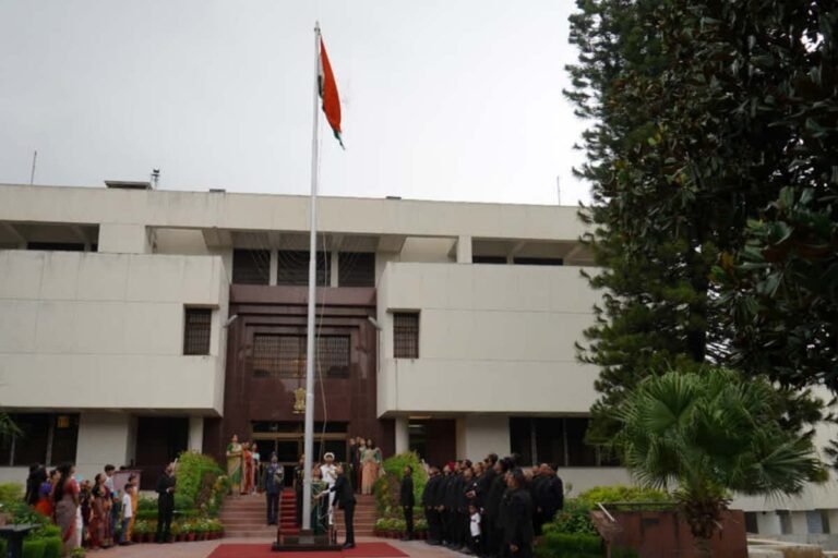 Pakistan expels Indian High Commission staff