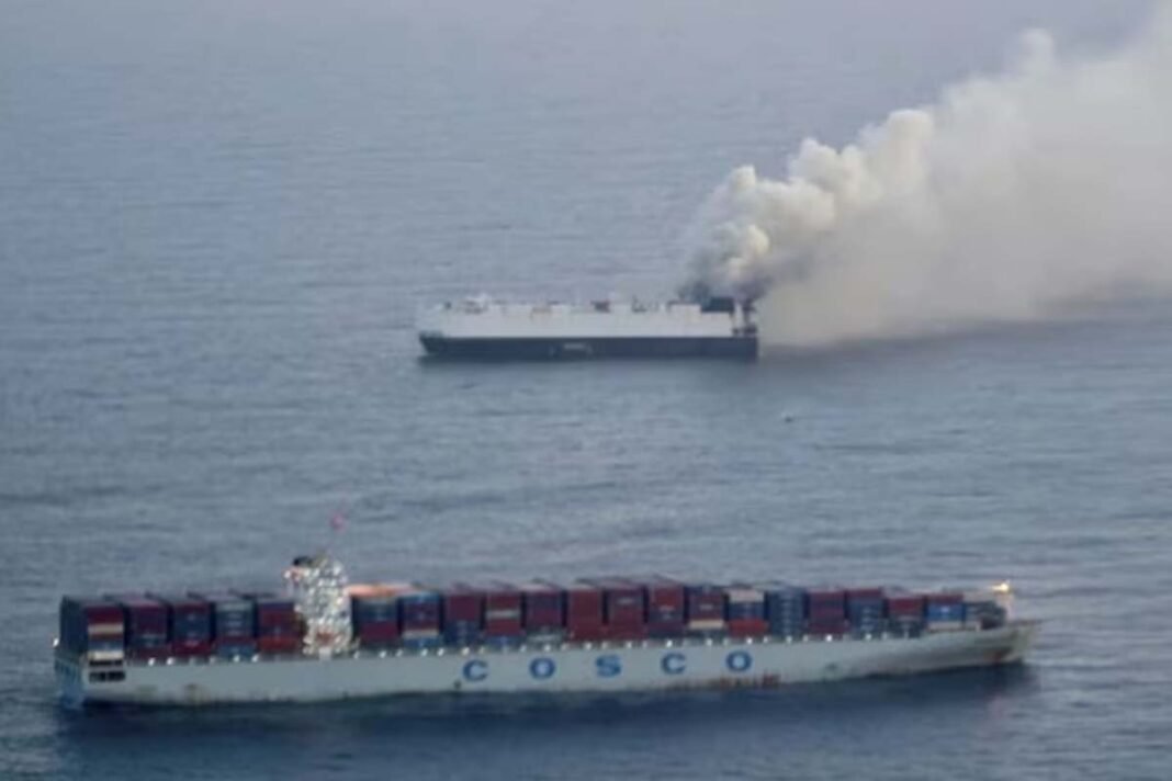 Ship carrying 3,000 cars sinks in Pacific Ocean