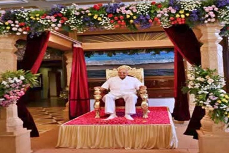 Ramoji Rao's statue unveiled