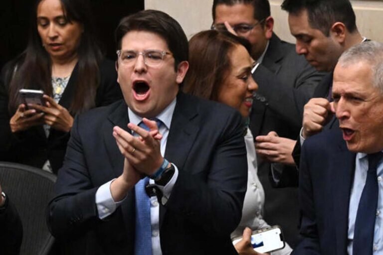 Colombian presidential candidate shot