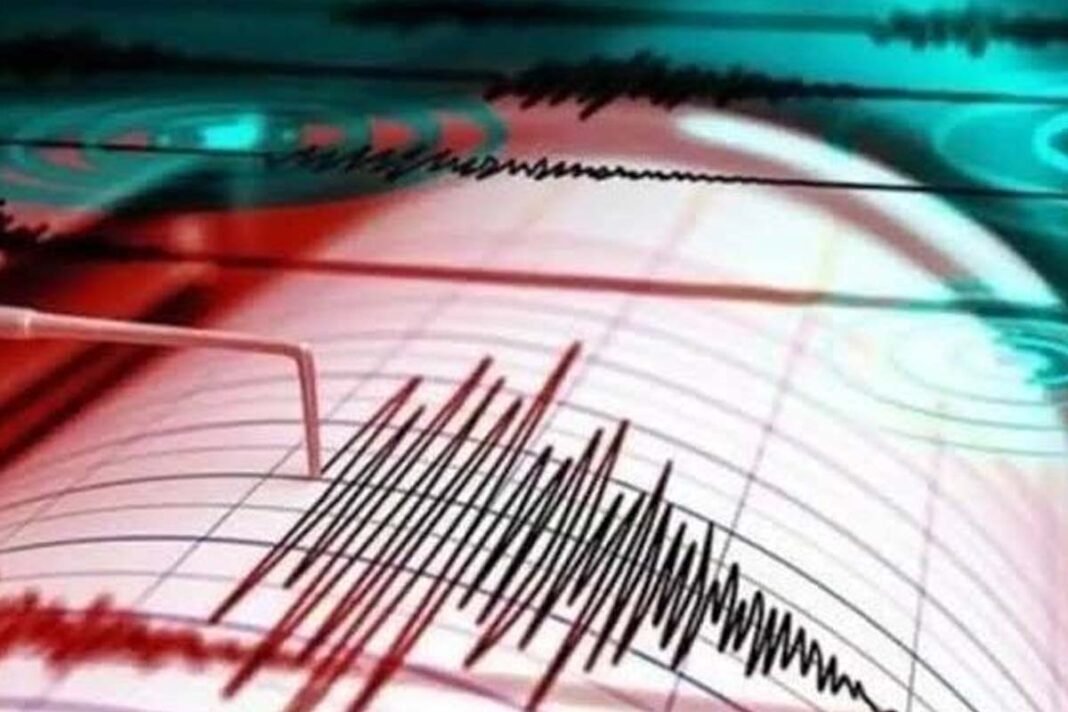 Earthquake in Delhi amid heavy rains