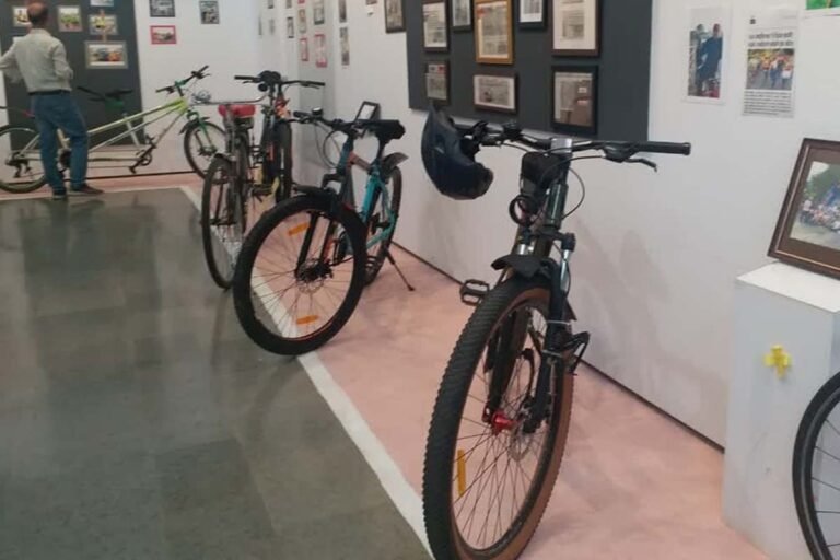 Cycles are making a comeback – now it’s a new era of fashion