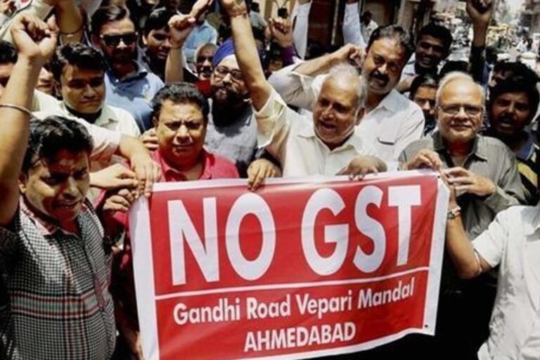 Small traders protest statewide against GST notice