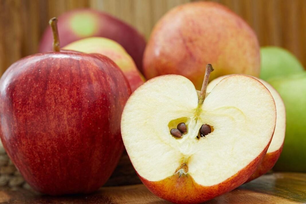 Do not eat apple seeds! Harmful to the body