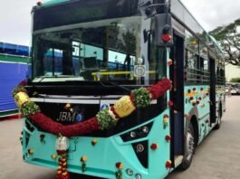 Free feeder bus service starts on Yellow Metro route