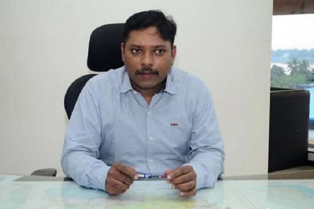 IAS officer Sasikanth Senthil