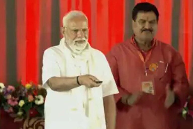 2200 crore rupees development projects launched in Varanasi