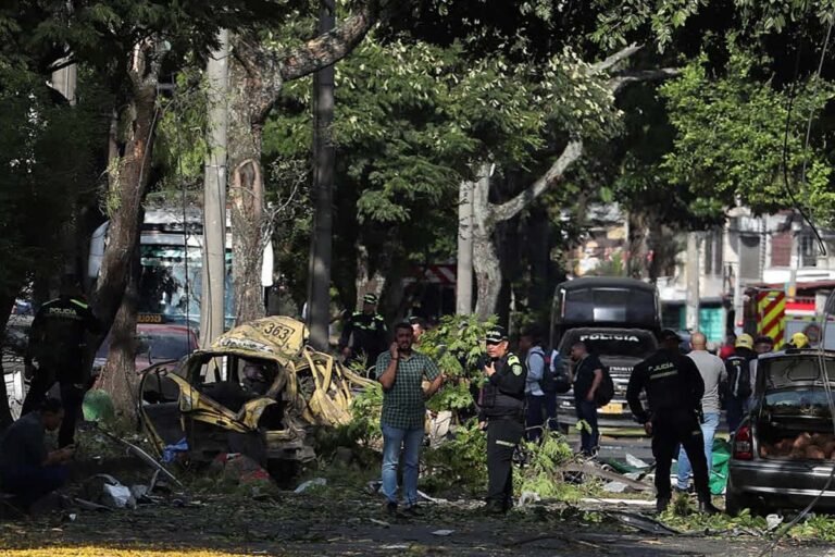 Car bomb, helicopter attack in Colombia: 13 dead