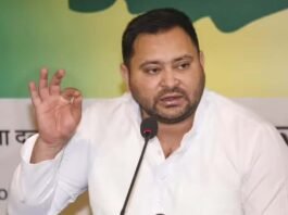 Tejaswi ಗೆ ದ್ವಿಚಕ್ರದ ಮುಖಭಂಗ, ಎರಡು ಗುರುತಿನ ಚೀಟಿ ಹೊಂದಿದ್ದಕ್ಕೆ Election Commission ದಿಂದ ನೋಟಿಸ್ Tejaswi Yadav