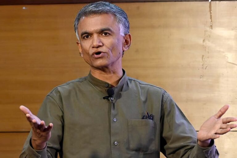 Revenue Minister Krishna Byre Gowda