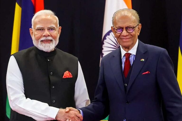 PM Modi in Varanasi – Bilateral meeting with Mauritius PM