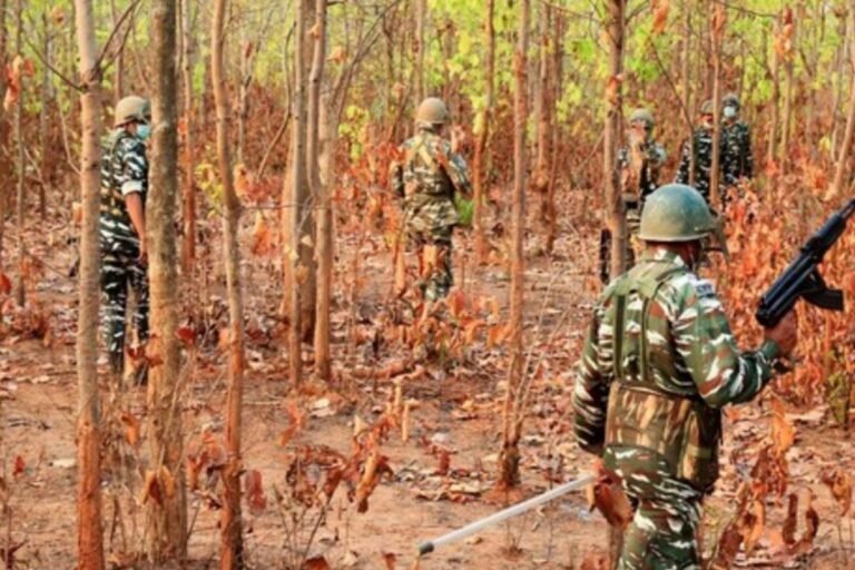Encounter with security forces in Chhattisgarh, one Naxal killed