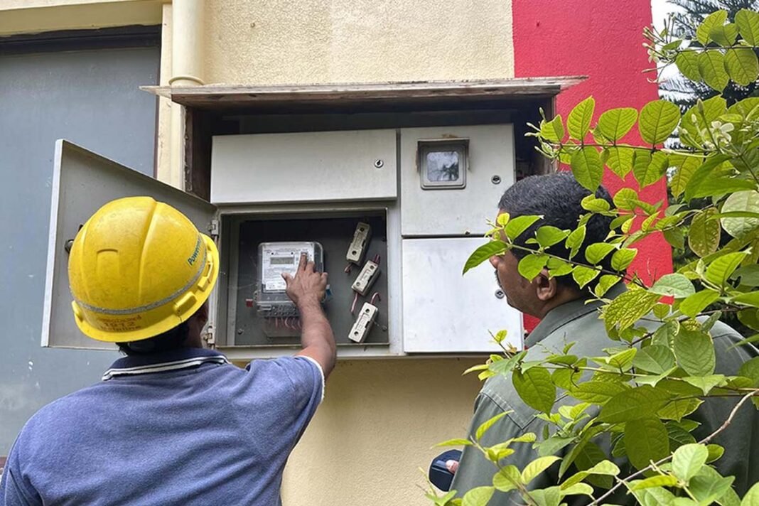 Caste census work for BESCOM staff: People are being billed more Caste census work for BESCOM staff: People are being billed more