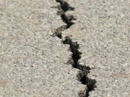 Japan 7.5 Magnitude Earthquake Tsunami fear