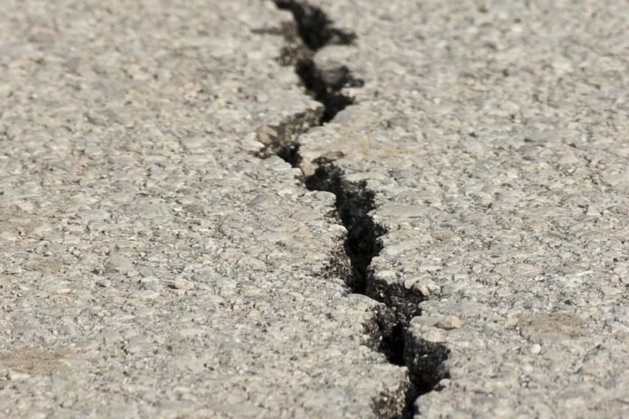 Japan 7.5 Magnitude Earthquake Tsunami fear